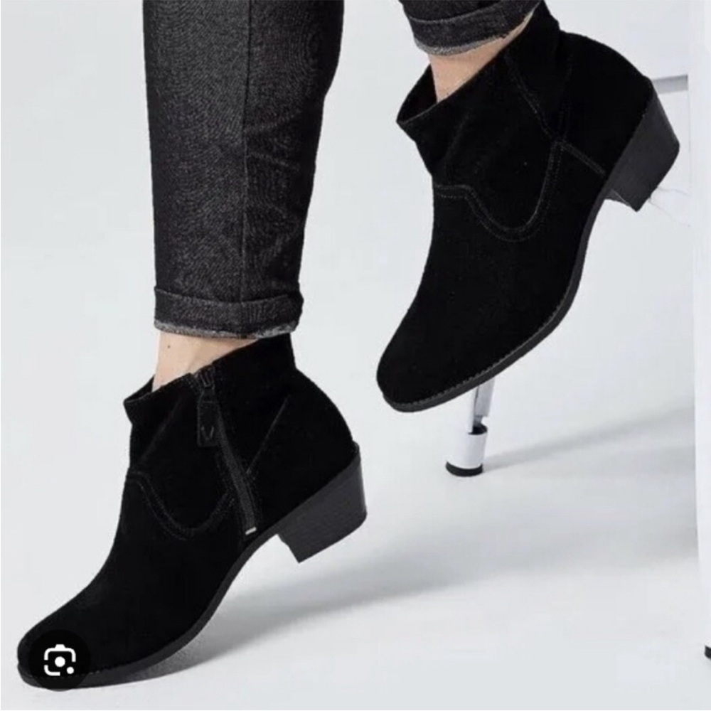 Vionic Vera Black Suede Water Resistant Ankle Booties